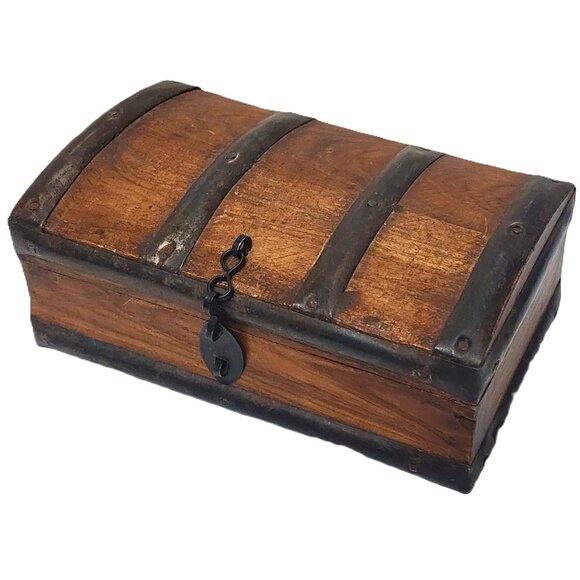 Decorative Foreside Hand Crafted Wooden Box with Metal Close Fastener - Picture 1 of 6